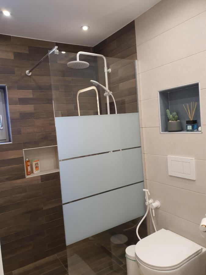 אתונה Tony'S Suite With Parking מראה חיצוני תמונה